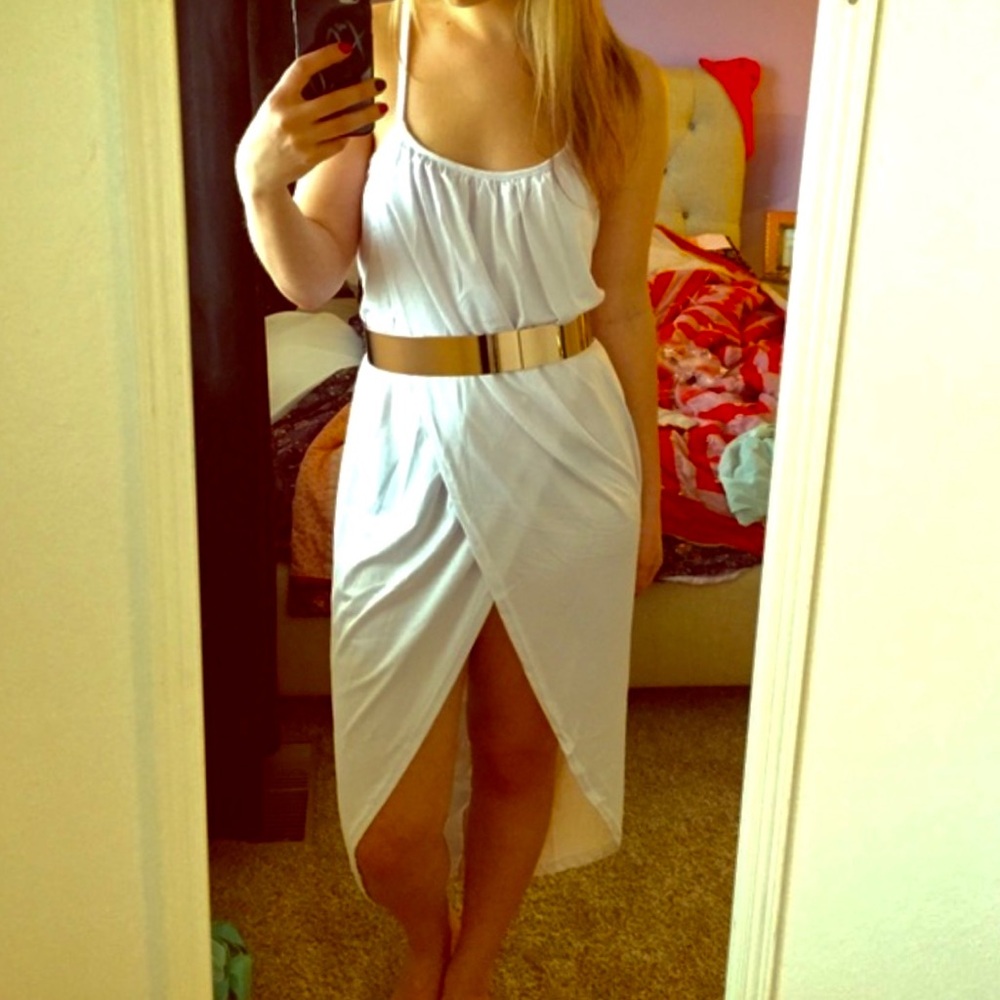 Grecian Style Dress / Costume White Size Small in good condition as shown.